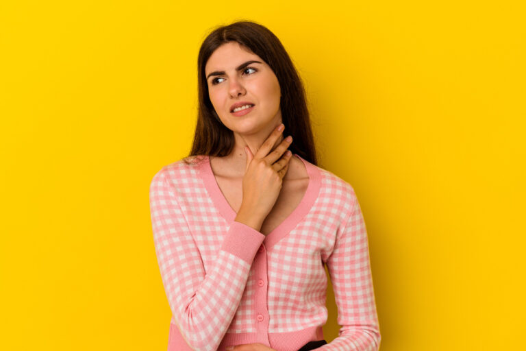 متى يكون تضخم الغدة الدرقية طبيعي؟