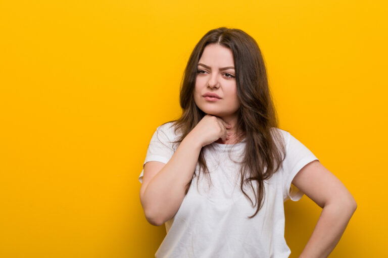 علاج بحة الصوت بعد عملية الغدة الدرقية: دليل التعافي خطوة بخطوة