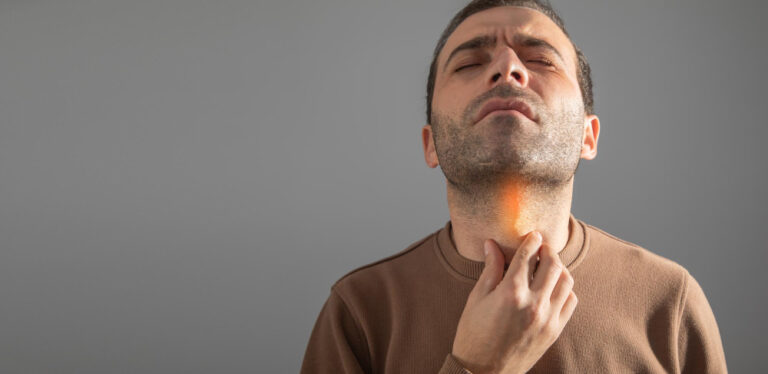 سرطان الغدة الدرقية: الأعراض، الأسباب، والعلاج