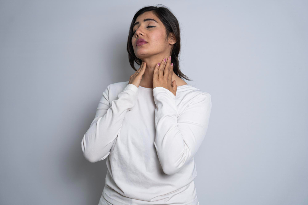 أعراض الغدة الدرقية عند النساء والدورة الشهرية: ما العلاقة؟